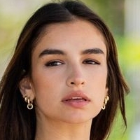 Alexandra Nicole Nøgen