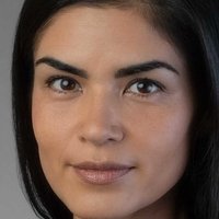 Alma Sisneros Nøgen