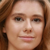 Ariana Reychers Nøgen