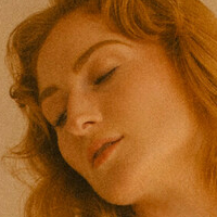 Ariana Sloan Nøgen