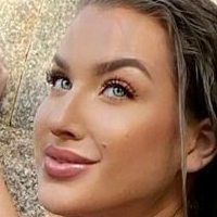 Ariella Eder Nøgen