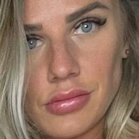 Ash Potts Nøgen