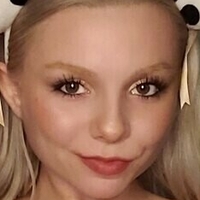 Averi Roselyn Nøgen