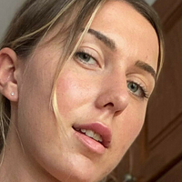 Brooke Bankss Nøgen