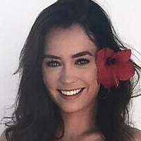 Caitlin Clemmens Nøgen