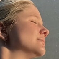 Caitlinnmazza Nøgen