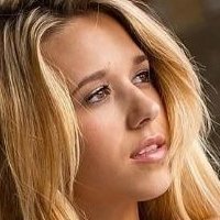 Carlye Denise Nøgen