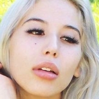 Charisma Kain Nøgen