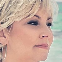 Claudia Jung Nøgen