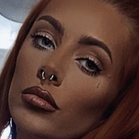 Courtney Egerton Nøgen
