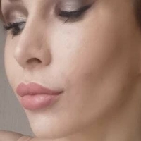 elenahug Nøgen