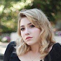 Elizabeth Nicole Abrams Nøgen