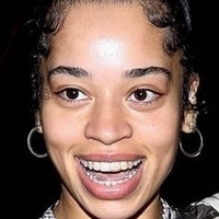 Ella Mai Nøgen
