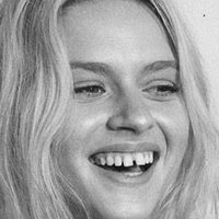 Elle Brittain Nøgen