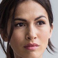 Elodie Yung Nøgen