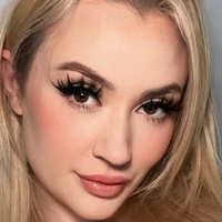 Emilee Raye Nøgen