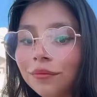 Emili Petit Nøgen
