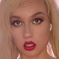 Erika Everly Nøgen
