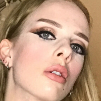 Hannah Goneau Nøgen