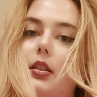 It_ariana Nøgen
