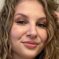 Ivy Andrews Nøgen