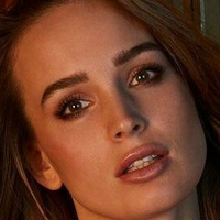 Julia Rӧmmelt Nøgen