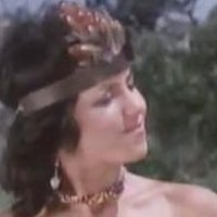 Julie Newdow Nøgen
