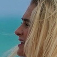 Katarina Elle Zarutskie Nøgen
