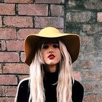 Katie Kuips Nøgen