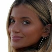 Kayla Manouss Nøgen