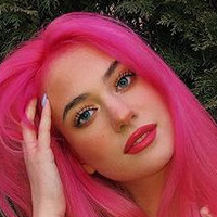 Kennedy Walsh Nøgen