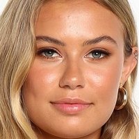 Kennia De Seinne Nøgen