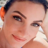Kimberly Hrezo Nøgen