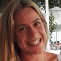 Kirsty Oswald Nøgen