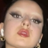 ladamagrigiax Nøgen