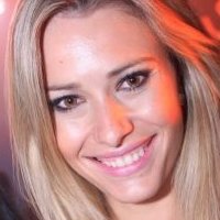 Larissa Saloio Nøgen