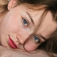 Laury Stomr Nøgen
