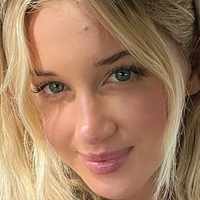 Lily Bowman Nøgen