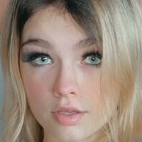 Luna Ash Nøgen