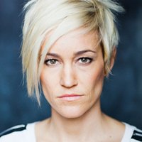 Luvia Petersen Nøgen