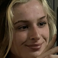 Maddyalivia Nøgen