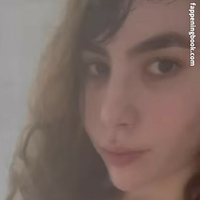 Mari Capri Nøgen