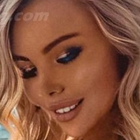 Maria Avtakhova Nøgen
