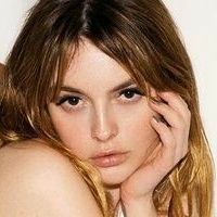 Melis Sezen Nøgen