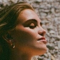 Mia-Sophie Neuland Nøgen