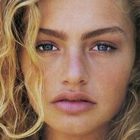 Michaela Bercu Nøgen