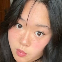 Michela Han Nøgen