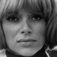 Mireille Darc Nøgen