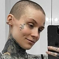 Monami Frost Nøgen