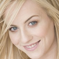 Naomi Hewer Nøgen